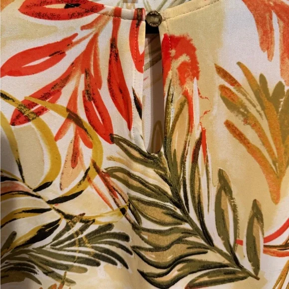 BEAUTIFUL KASPER TROPICAL LEAF PRINT TOP w/NECKLINE DETAIL MEDIUM #S - Picture 2 of 6